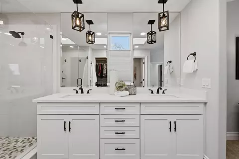 Bath - 5813 Mareta Ln, Loomis, CA 95650 photo 4 of 5