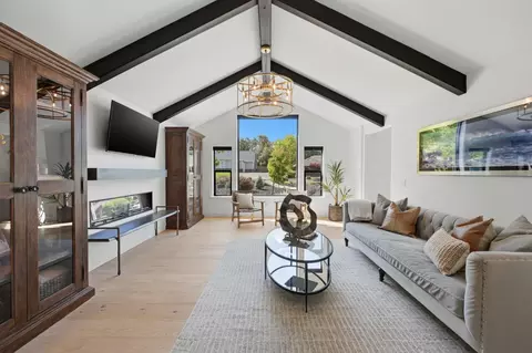 Living - 5813 Mareta Ln, Loomis, CA 95650 photo 2 of 5