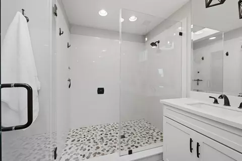 Bath - 5813 Mareta Ln, Loomis, CA 95650 photo 5 of 5