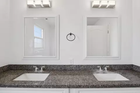 Bath - 5333 Geer Rd, Turlock, CA 95382 photo 2 of 3