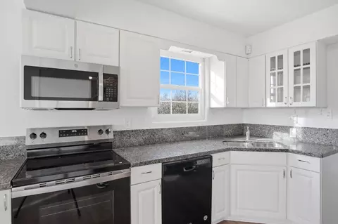 Kitchen - 5333 Geer Rd, Turlock, CA 95382 photo 4 of 5