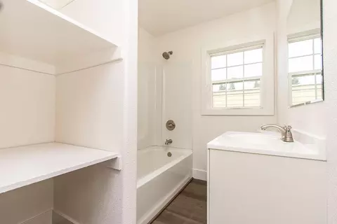 Bath - 17 I St, Empire, CA 95319 photo 3 of 4