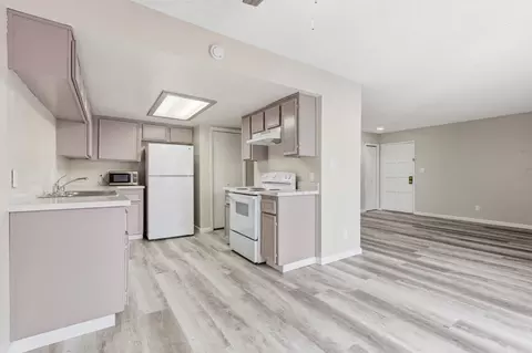 Kitchen - 3701 Colonial Dr #202, Modesto, CA 95356 photo 1 of 4