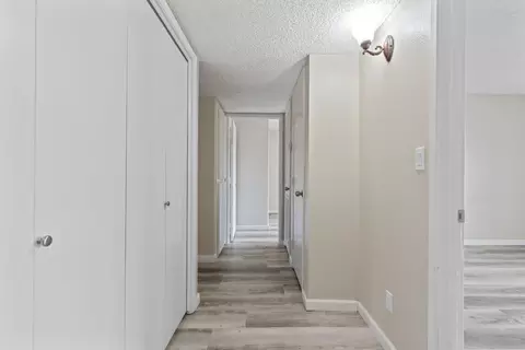 Entry Way - 3701 Colonial Dr #202, Modesto, CA 95356 photo 2 of 2