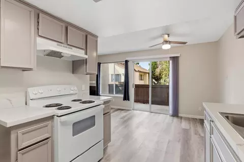 Kitchen - 3701 Colonial Dr #202, Modesto, CA 95356 photo 3 of 4