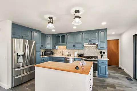 Kitchen - 2551 Shirt Tail Trl, Cool, CA 95614 photo 1 of 6
