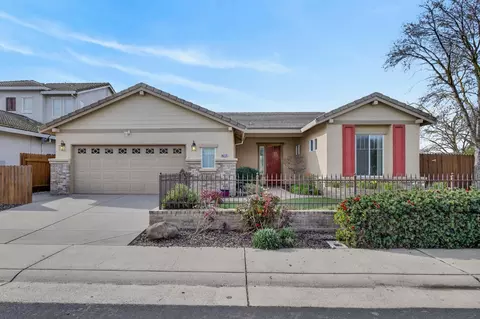 9272 Salmon Creek Dr, Elk Grove, CA 95624