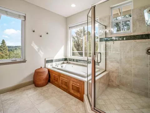 Bath - 3254 Clark St, Placerville, CA 95667 photo 2 of 4