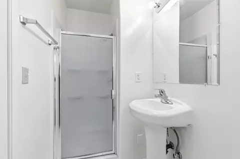 Bath - 412 Kavanagh Ave, Modesto, CA 95350 photo 1 of 3