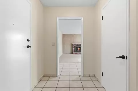 Entry Way - 412 Kavanagh Ave, Modesto, CA 95350 photo 2 of 4