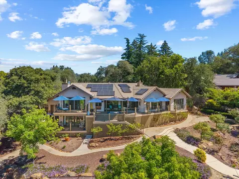6435 Fairway Ct, Auburn, CA 95602