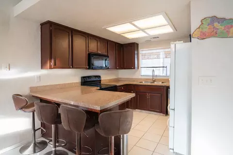 Kitchen - 913 Jayhawk Way, Modesto, CA 95358 photo 1 of 1