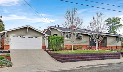 4990 Buti Park Dr, Castro Valley, CA 94546