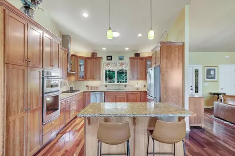 Kitchen - 18814 Norlene Way, Grass Valley, CA 95949 photo 2 of 8