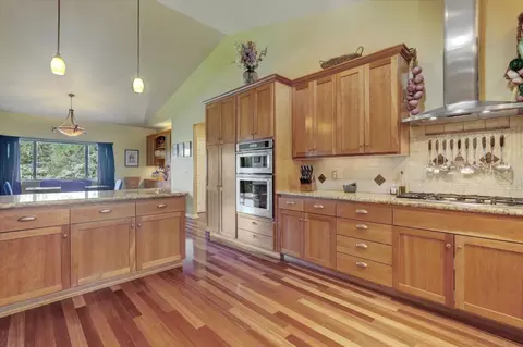 Kitchen - 18814 Norlene Way, Grass Valley, CA 95949 photo 5 of 8