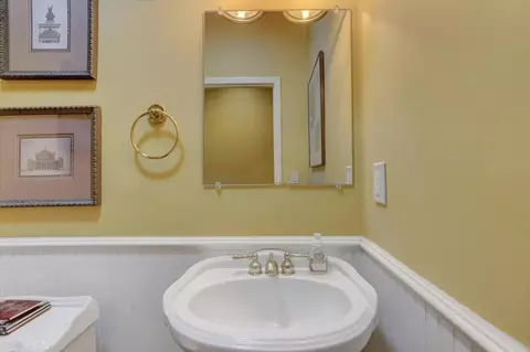 Bath - 18814 Norlene Way, Grass Valley, CA 95949 photo 4 of 7