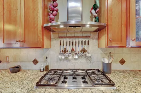 Kitchen - 18814 Norlene Way, Grass Valley, CA 95949 photo 8 of 8