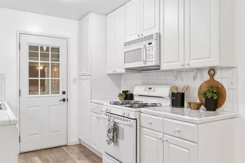 Kitchen - 1612 Krishawn Way, Modesto, CA 95356 photo 3 of 3