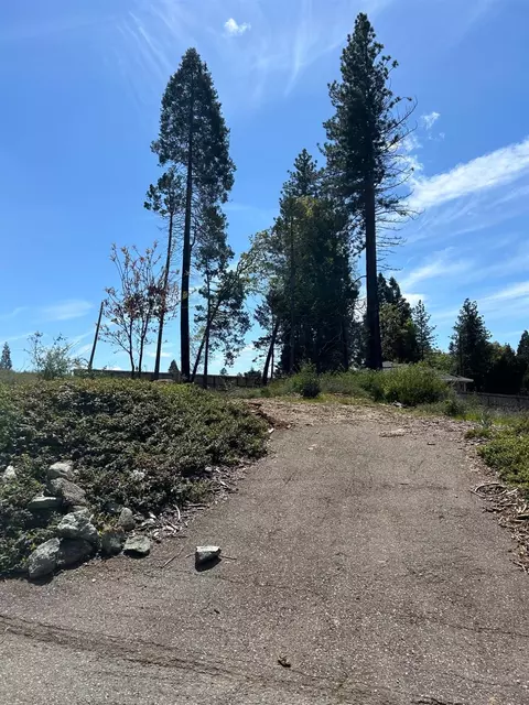 6206 Calvary Ct, Magalia, CA 95954