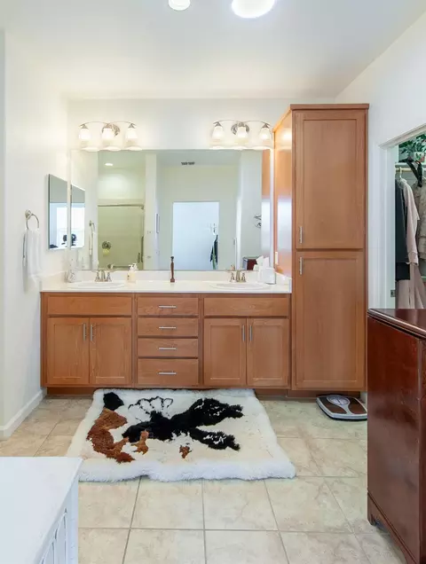 Bath - 3550 Eskaton Dr, Placerville, CA 95667 photo 2 of 5