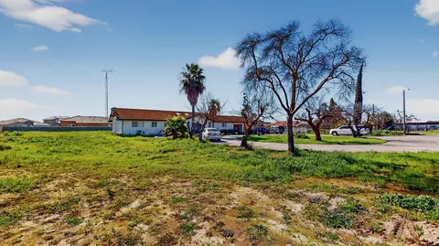 Exterior - 6400 E Hatch Rd, Hughson, CA 95326 photo 2 of 6