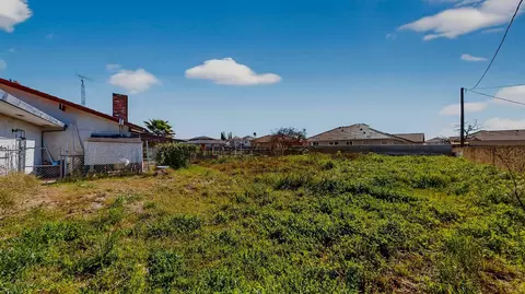 Exterior - 6400 E Hatch Rd, Hughson, CA 95326 photo 5 of 6