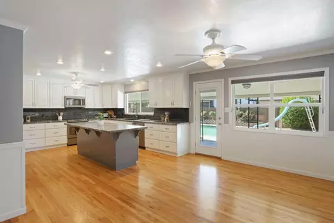 Kitchen - 6796 E Woodward Ave, Manteca, CA 95337 photo 1 of 10