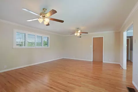 Living - 6796 E Woodward Ave, Manteca, CA 95337 photo 8 of 8