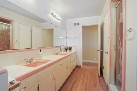 Bath - 6796 E Woodward Ave, Manteca, CA 95337 photo 4 of 10
