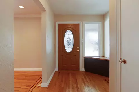 Entry Way - 6796 E Woodward Ave, Manteca, CA 95337 photo 3 of 3