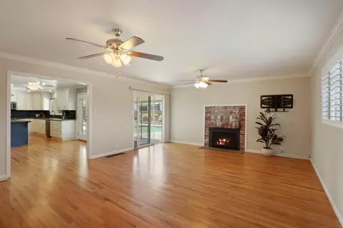 Living - 6796 E Woodward Ave, Manteca, CA 95337 photo 6 of 8