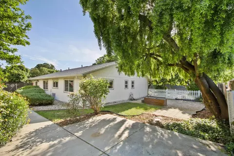 Exterior - 912 Los Robles, Davis, CA 95618 photo 5 of 15