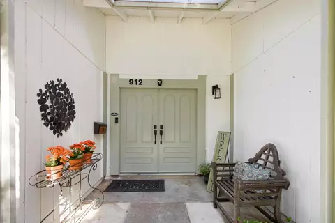 Entry Way - 912 Los Robles, Davis, CA 95618 photo 1 of 4