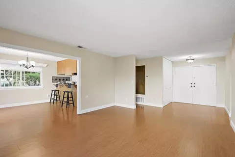 Living - 912 Los Robles, Davis, CA 95618 photo 4 of 4