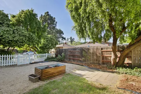 Exterior - 912 Los Robles, Davis, CA 95618 photo 8 of 15