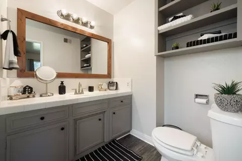 Bath - 1612 Angelene Dr, Modesto, CA 95355 photo 3 of 4