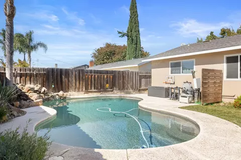 Exterior - 1612 Angelene Dr, Modesto, CA 95355 photo 9 of 11
