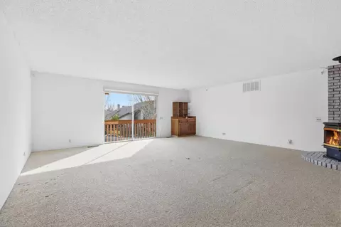 Living - 1937 Bur Oak Dr, Modesto, CA 95354 photo 6 of 6