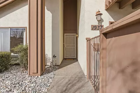 Entry Way - 1937 Bur Oak Dr, Modesto, CA 95354 photo 1 of 2