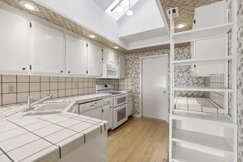 Kitchen - 1937 Bur Oak Dr, Modesto, CA 95354 photo 2 of 3