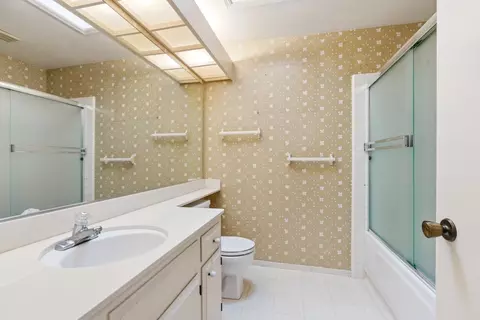 Bath - 1937 Bur Oak Dr, Modesto, CA 95354 photo 1 of 3