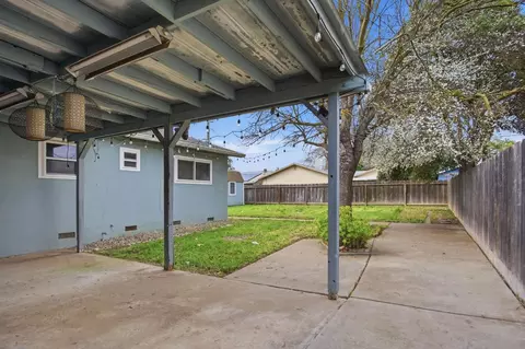 Exterior - 3221 Dublin Ave, Merced, CA 95340 photo 5 of 6