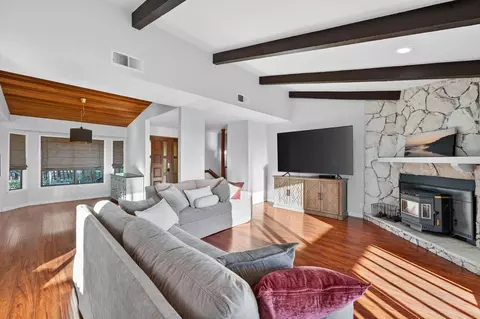 Living - 525 Skyline Dr, Placerville, CA 95667 photo 2 of 3