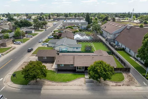 2211 California St, Escalon, CA 95320