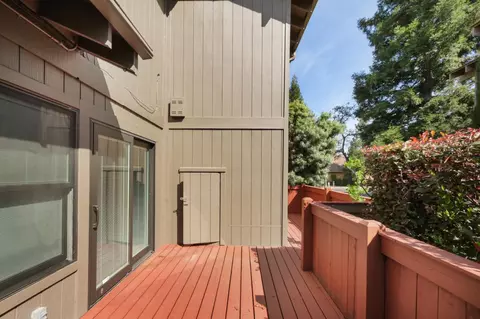 Exterior - 5902 Oak Ave, Carmichael, CA 95608 photo 10 of 15