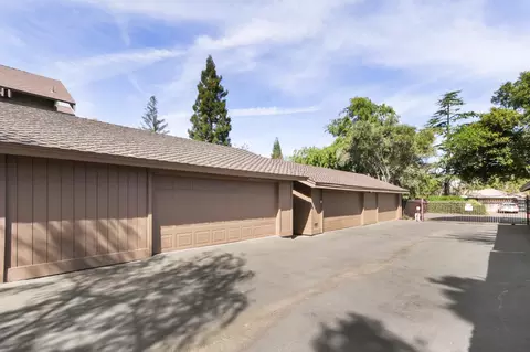 Exterior - 5902 Oak Ave, Carmichael, CA 95608 photo 12 of 15