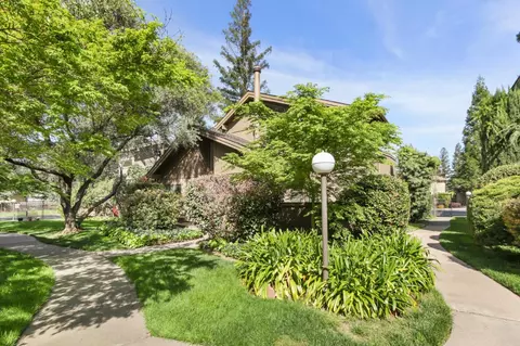 Exterior - 5902 Oak Ave, Carmichael, CA 95608 photo 2 of 15