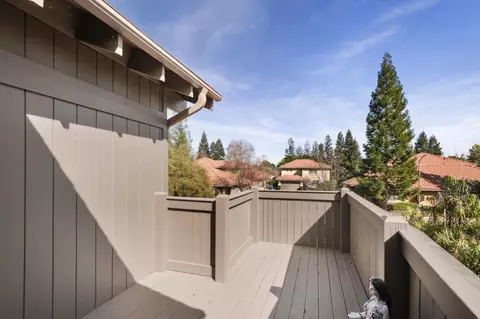 Exterior - 5902 Oak Ave, Carmichael, CA 95608 photo 5 of 15