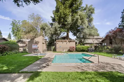 Exterior - 5902 Oak Ave, Carmichael, CA 95608 photo 14 of 15
