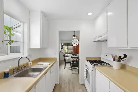 Kitchen - 4318 Cowell Blvd, Davis, CA 95618 photo 5 of 6